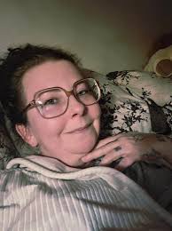 Hi everyone, I'm Jane, your local 𝗙𝗼𝗼𝘁 𝗛𝗲𝗮𝗹𝘁𝗵  𝗣𝗿𝗮𝗰𝘁𝗶𝘁𝗶𝗼𝗻𝗲𝗿, 𝗥𝗲𝗳𝗹𝗲𝘅𝗼𝗹𝗼𝗴𝗶𝘀𝘁 and 𝗘𝗮𝗿  𝗛𝗲𝗮𝗹𝘁𝗵