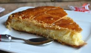 Apres La Recette De Galette Des Rois Au Chocolat Et La Recette Tres Facile On Passe Da Galette Des Rois Cyril Lignac Galette Des Rois Recette Galette Des Rois
