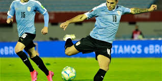 For that clash, chile were without the services of their star player and arsenal forward alexis sanchez. Conmebol Publico El Dialogo Entre El Arbitro Y Los Jueces Del Var En El Partido De Uruguay Contra Chile 970 Universal