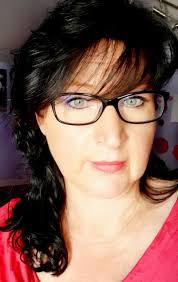 VORANKÜNDIGUNG....❗❗ Nach Ihrer Babypause ist Sandra Voss wieder mit im  Team 💇 Ab dem 15.12.19 ist Sandra gerne für euch da...🙋 Dienstag... 15.30 