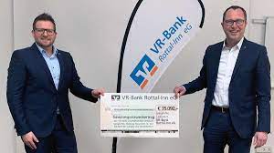 Gewinn, steuern, umsatz, mitarbeiter, netzwerk, wirtschaftsinfos. Vr Bank Rottal Inn Eg Spendet 35 092 Euro An Einrichtungen Mit Sozialem Engagement Region Neumarkt St Veit