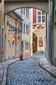 Das günstigste angebot beginnt bei € 31.000. Die Schwarze Strasse Ist Eine Kleine Gasse In Der Altstadt Von Gorlitz Hier Ist Auch Der Eingang In Die Schauglashutte In Der Gorlitz Wohnung Kaufen Altstadt