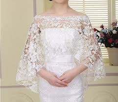 Los boleros, abrigos y chaquetas de novia de innovias en cualquiera de sus versiones, cumplen un doble objetivo, proteger a la novia de los rigores del tiempo y ocultar el secreto mejor guardado de la novia, que es el vestido y sólo se desvelará el día de su boda. Encanto Escudo Boda Boleros De Novia De Encaje De 3 4 Mangas Nupcial Blanco Accesorios De La Boda Bolero Para Vestido De Novia Vestidos De Boda Bolero De Novia
