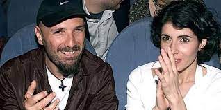 Marina ha preso il coronavirus e stanotte ha raggiunto il suo alex. Giorgia Ricorda Alex Baroni Nel Giorno In Cui Avrebbe Compiuto 51 Anni Risuona L Eco Di Un Tempo Fermo Immobile Noi Degli 80 90