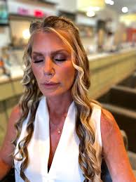 Profile for VonniLux Drybar