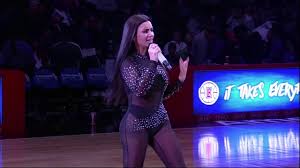 🇮🇹vote me as best italian act🇮🇹. Elettra Lamborghini Pempem Staples Center La Half Time Nba Youtube