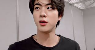 Mulai dari mencuci wajah hingga pakai lip balm. Pin By Bangtan Things On Bts Kim Seokjin ê¹€ì„ì§„ Bts Jin Seokjin Kim Seokjin