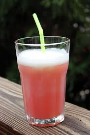 This apéritif is typically served in a flute glass. Earthquake Cocktail Mi Diario De Cocina