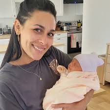 La vague la plus célèbre au monde est à Montréal. 🌊 Dépêchez-vous de venir  l'admirer en personne!