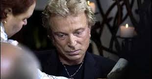 Siegfried & roy tiger handler says the real cause of 2003 mauling was covered up. Tiger Attack Cbs News