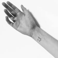 Charming Tattoos Tips For Amazing Tattoos To Attempt Now Meaningful Wrist Tattoos Tattoo Set Cute Small Tattoos