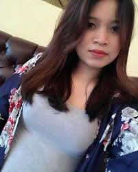 Beliau adalah kakak kandung dari istri kedua pamanku. Mbak Erna Pembantu Serba Bisa Cerita Mesum Mister Sange