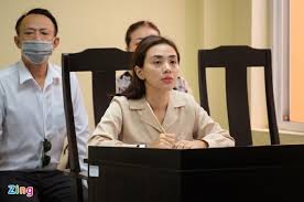 He starred in a number of 1980s films, such as lucas, silver bullet, murphy's romance, license to drive and dream a little dream. Vi Sao Miko Lan Trinh Va Ong Báº§u Hoang VÅ© Quyáº¿t Ä'Æ°a Nhau Ra Toa