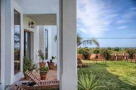 In südafrika in einem bett eine fotosession im spitzenbrautkleid zu starten? Ferienapartments In Direkter Strandlage Am Strand Von Zahora Bahia De Trafalgar