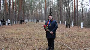 Tricourile blamate de moscova au desenate pe piept harta statului, care include şi teritoriul crimeei, anexat de ruşi în 2014. Interviu Cu Ambasadorul Romaniei La Moscova Vasile Soare A Fost Nevoie De Aproape Un Deceniu Ca SÄ PregÄtim Lista Celor Peste 20 De Mii De Romani DeportaÈi DecedaÈi Èi InhumaÈi Pe Teritoriul