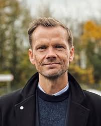 Priserne er stadig alt for høje, og det kan mærkes i mange danske hjem.  Selvom inflationen er på vej ned, så føles det bestemt ikke sådan, når  smør, kød og chokolade stadig