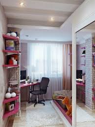 Kleines Jugendzimmer Madchen Rosa Wandregale Eckschreibtisch Jugendzimmer Teenager Zimmer Design Schlafzimmer Fur Teenager