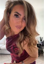 Pretty Little Baby Sings at Ladies Day Race 2024