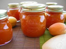 Lavate per bene le albicocche, e mettetele in una pentola con 2 l di acqua e il bicarbonato. Marmellata Di Albicocche In 5 Mosse La Ricetta Completa Garden4us