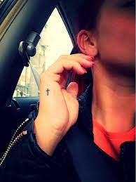 You could help us by adding a first setlist. O Xrhsths Roxeanne Hazes Sto Twitter Cross Tattoo Http T Co B8egcbe7lc