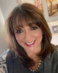 Donna Hardee's Instagram, Twitter & Facebook