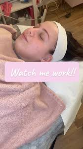 Faye Lyons (@famous_nails_and_beauty)