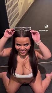 Meg Banks anã peituda - Porn Videos & Photos - EroMe