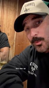 I think a sweet intimate version of #leaveherwild is long overdue. Drop a  💃🏼 if you agree #countrymusic #piano