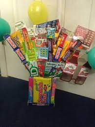 Easy Diy Candy Bouquet For Boyfriend Friend Family Member Whoever It May Be In This Case It Was A Good Presentation Easy Diy Candy Valentines Diy Easy Gifts