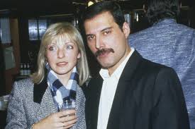 See more of leo mattioli on facebook. Queen Asi Vive La Unica Heredera De Freddie Mercu Freddie Mercury Shotoe