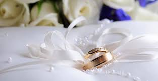 Dalam islam meminang seorang wanita dan mengikatnya dalam hubungan dissebut saat bertunangan kita sering mendengar istilah tukar cincin, lalu bagaimanakah hukumnya dalam islam? Cincin Tunangan Hilang Menurut Islam Archives Cincin Tunangan Cincin Kawin Cincin Nikah