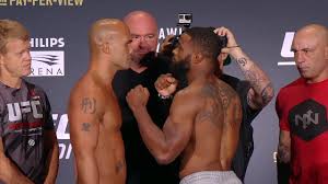 As a fighter, tyron does a lot of hard work in training to maintain his physique, no wonder he sees a perfectly tattered body. Ufc 201 Weigh In Robbie Lawler Vs Tyron Woodley Youtube