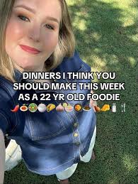 Cheeseburger sausage rolls Ingredients: 3 & 1/2 sheets puff pastry burger  cheese slices 500g sausage mince 3 sliced brown onions 3/4 cup chopped  pickles 1 cup grated tasty cheese 1 egg 2/3