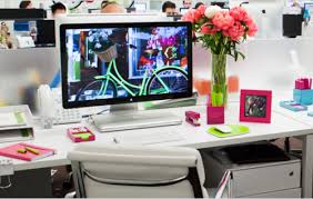 Lihat ide lainnya tentang meja kerja, meja, kantor. Segarkan Kembali Semangat Kerja Kamu Dengan 10 Tips Mudah Menghias Meja Kantor Dan Rekomendasi 4 Hiasan Meja Kantor Berikut Ini