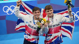 It turns out the olympics champion is also into crafts. Great Britain S Tom Daley Knitted A Pouch For His Olympic Gold Medal Teen Vogue