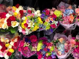 How to order flowers from costco. Hy Vee Spring Is In Full Bloom At Hy Vee Spread Smiles And Brighten Up Someone S Day With A Fresh Bouquet Of Flowers Order Floral Arrangements For No Contact Delivery Online Http Ms Spr Ly 6180vu8mw