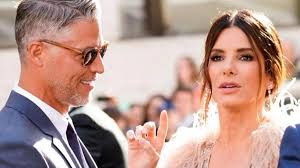 Sandra Bullock llega a su cumpleaños 60 más espectacular y plena que nunca