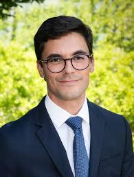 Always searching for that indescribable feeling of catching a  wave…💪🏼🏄🏻‍♂️