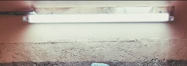 Untuk pengamanan kedua, anda juga bisa melepas sekering listrik. Cara Memasang Lampu Neon Panjang Ketikanku