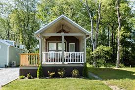 How much does a lakeside park model home cost? What Is A Park Model Home 2020 Simple Life