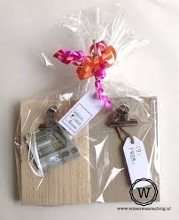 Kleine Demoborden Met Geld In De Klem Origineel Kado Geld Geven Geschenk Geld Verjaardagscadeaus Knutselen Geld