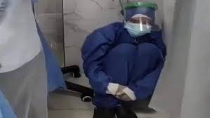 هناك مركز جراحة القلب المفتوح الذي يدعي على أعلى. P Lc170qq8ma1m