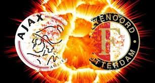 Ajax staat momenteel op de eerste plaats, terwijl feyenoord de vierde plek bekleedt. Facebook