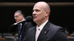 Oposição diz que Exército e STF se unem para "silenciar militares"