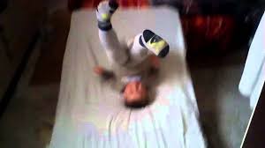 Die kinder werden von einem qualifizierten, langjährig bewährten team liebevoll, wertschätzend, individuell und einfühlsam betreut. Mathias Beim Ruckwarts Burzelbaum Youtube