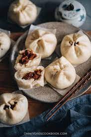 Freshly charcoal roasted juicy barbecued pork marinated with our secret sauce with our soft fluffy pau skin. Char Siu Bao Steamed Bbq Pork Buns å‰çƒ§åŒ… Omnivore S Cookbook