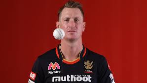 Hardik pandya and chris morris have both been reprimanded for breaching the indian premier league's code of conduct during the ipl 2020 clash between mumbai indians and royal challengers. Ipl 2020 Rcb S Chris Morris Might Not Feature Against Kxip After Suffering A Side Strain Crictoday
