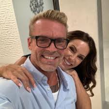 We both may forget our wedding anniversary every single year (no,  seriously, haha) but I love this lady with every piece of my being! Happy  1-day late anniversary babe! It's a way