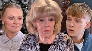 A psychiatrist has come to assess someone, who do you think it could be out  of these characters...Hope, Geoff, Daniel, tracy & steve or .....has he  just gone to the wrong street.😁