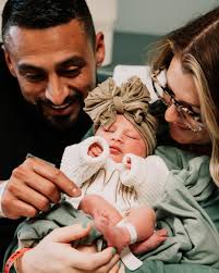 One month old—how did that happen so fast? Can someone take me back to this  day? 😭 The first 48 hours are some of my favorite moments in life!  Bringing life into